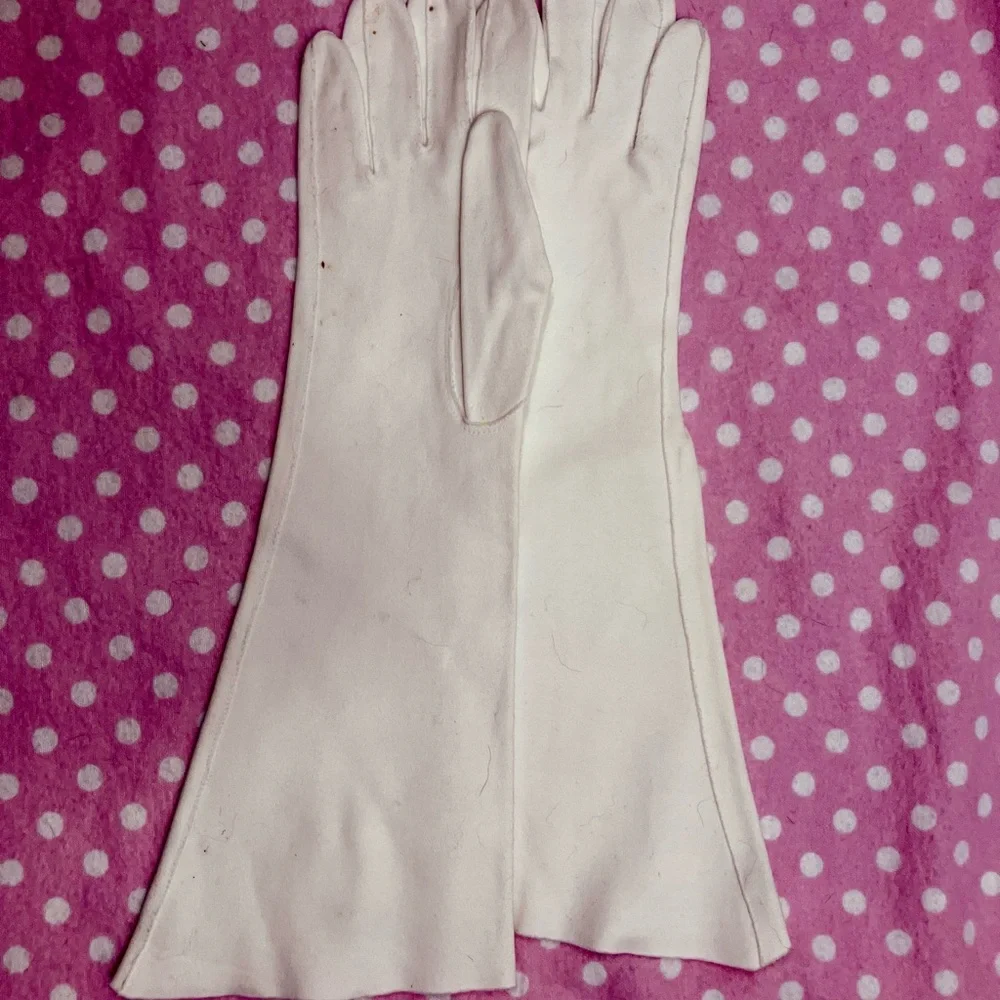 Vintage Cream Gloves 7 1/2